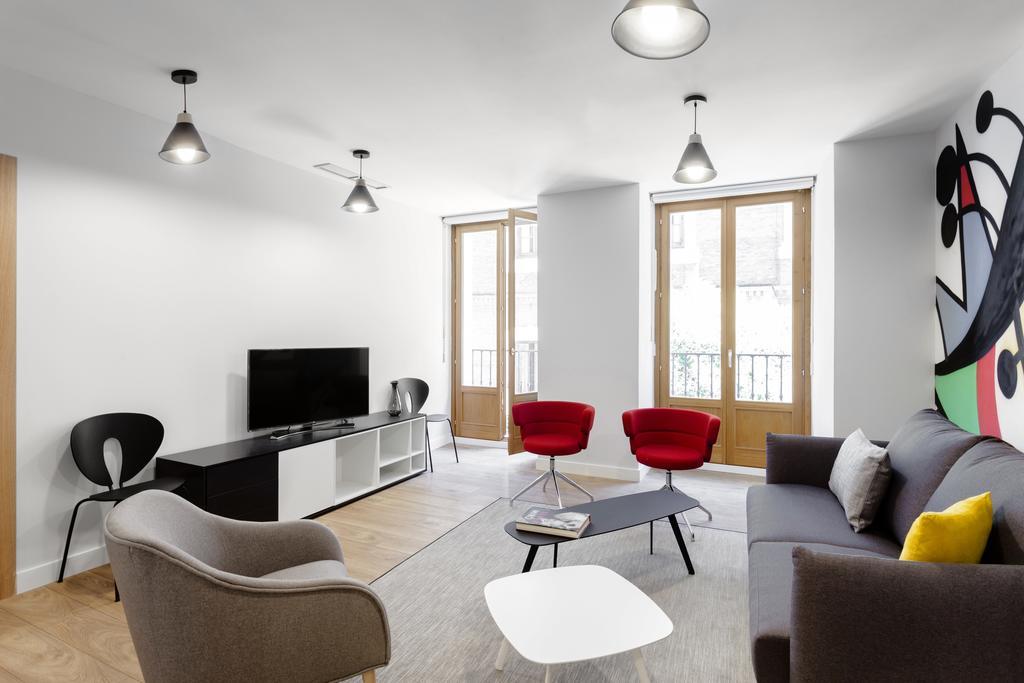 Home Art Apartments Мадрид Экстерьер фото