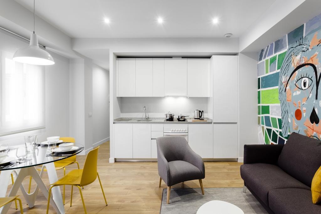 Home Art Apartments Мадрид Экстерьер фото