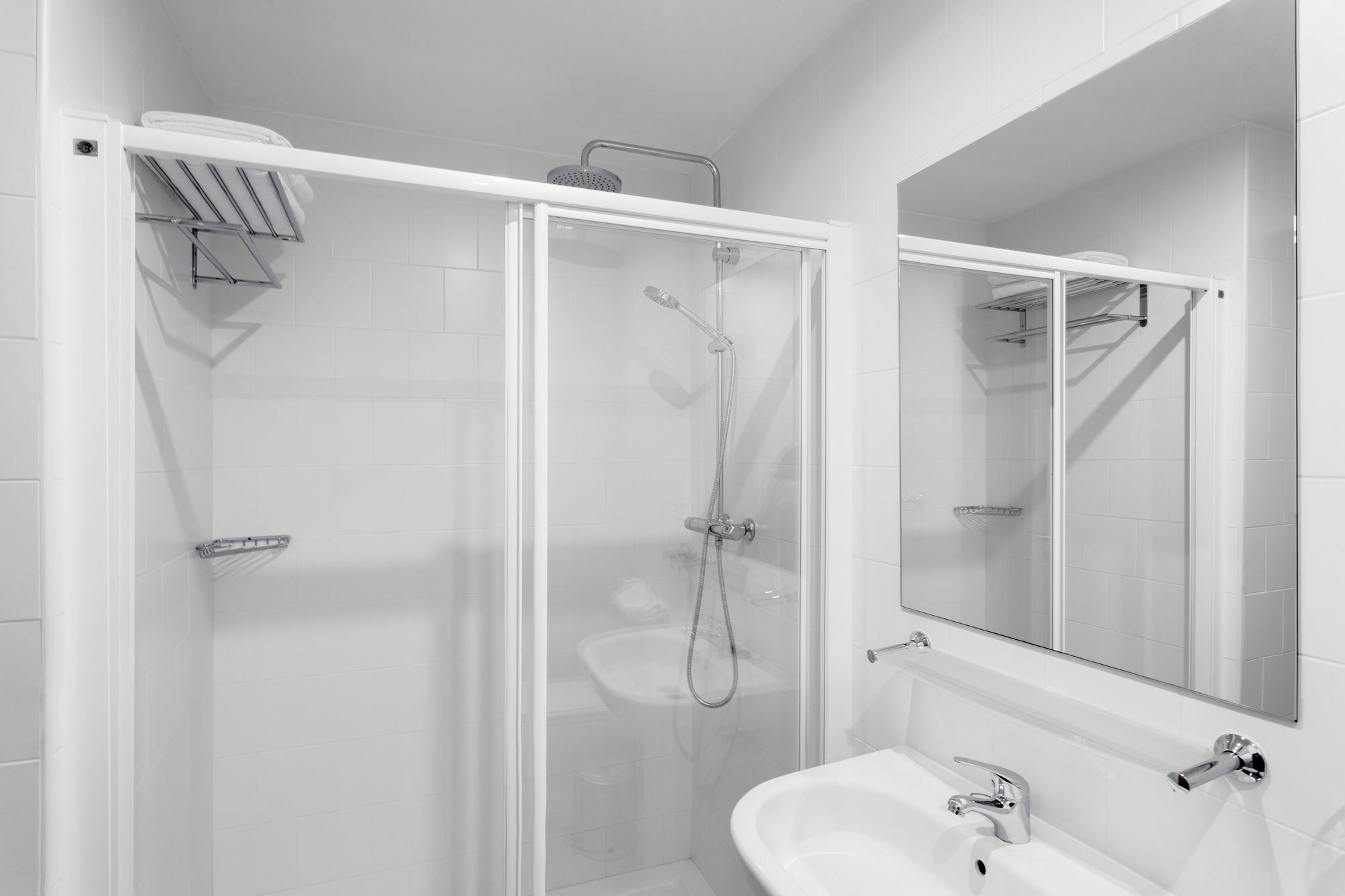 Home Art Apartments Мадрид Экстерьер фото