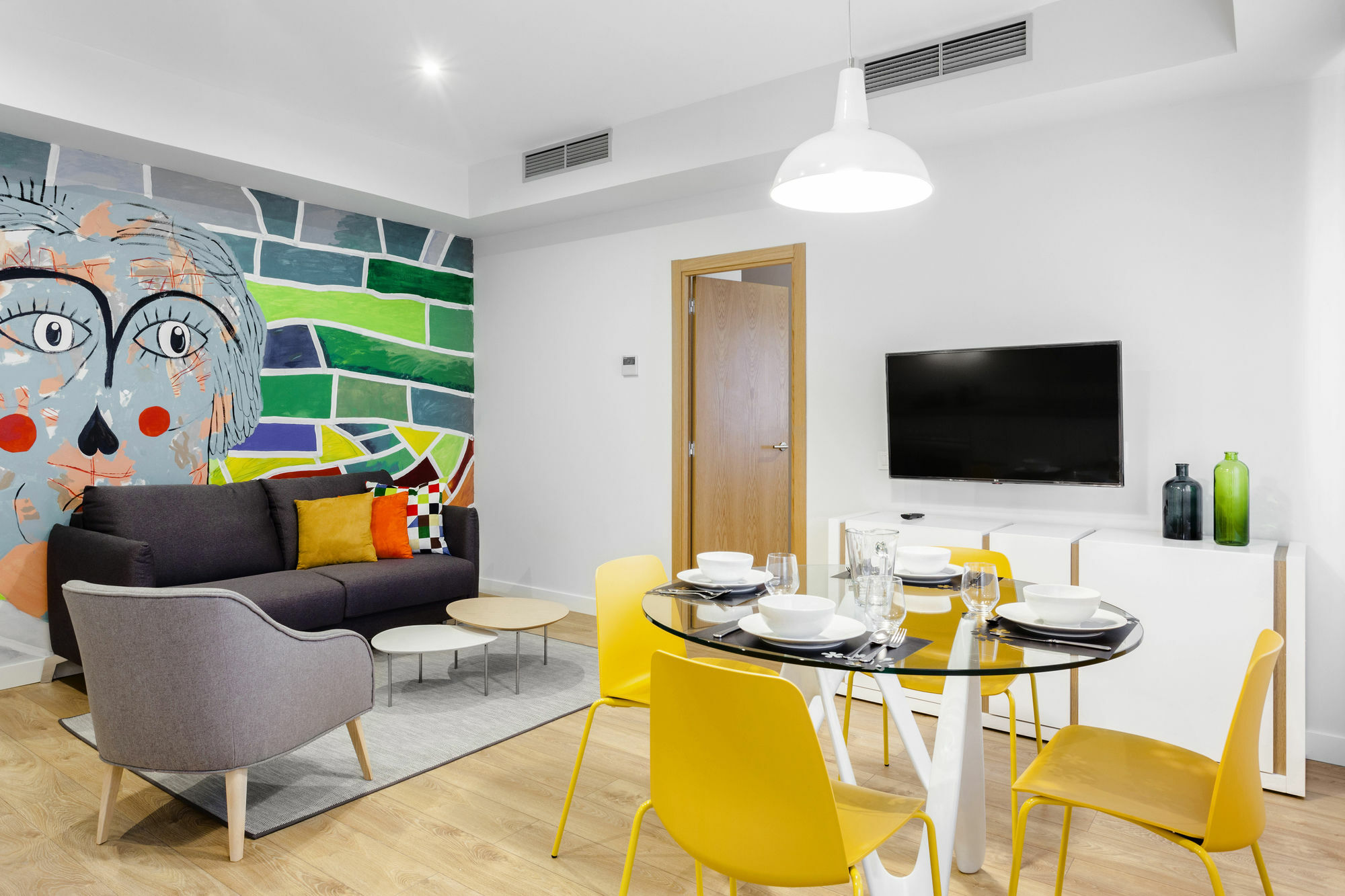Home Art Apartments Мадрид Экстерьер фото