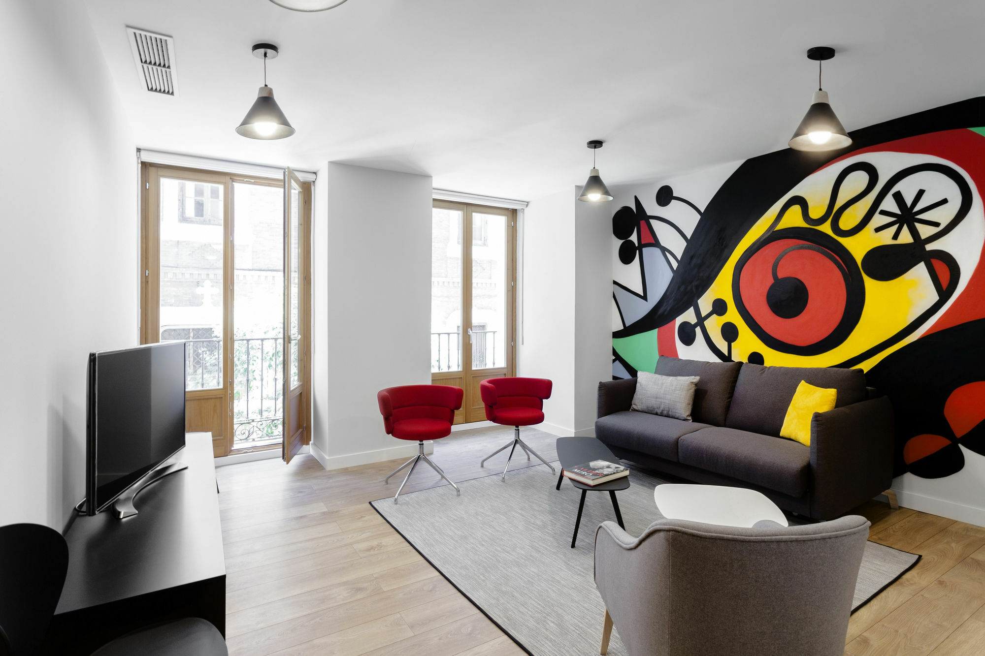 Home Art Apartments Мадрид Экстерьер фото