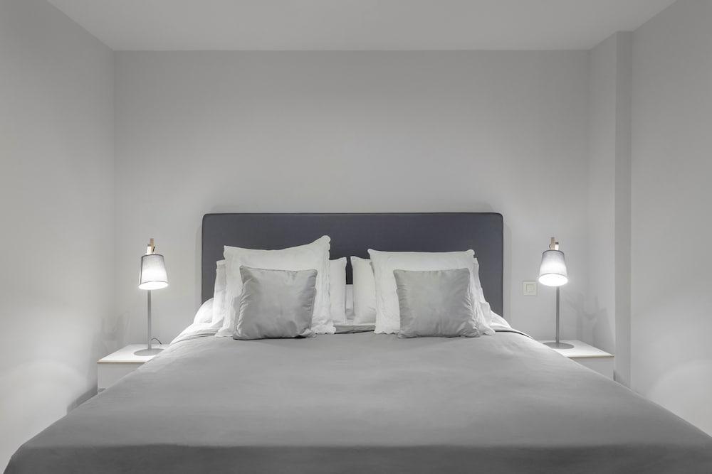 Home Art Apartments Мадрид Экстерьер фото